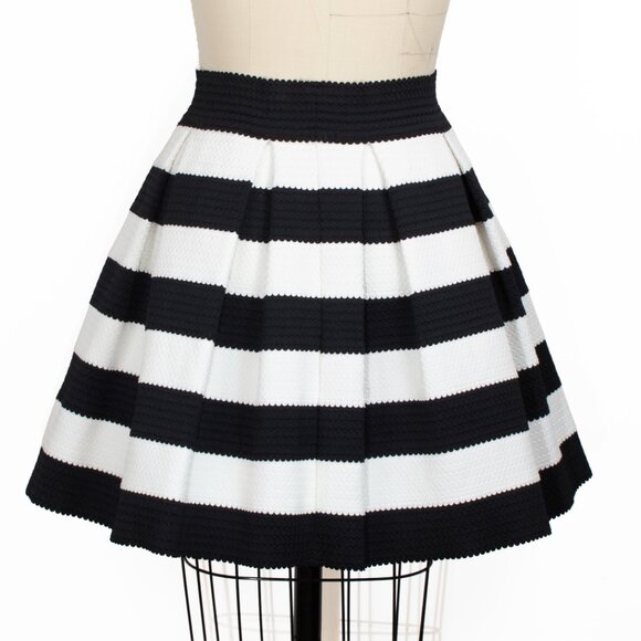 Express Black & White Stripe Textured Elastic Bandage Circle Skirt Small - Picture 2 of 9